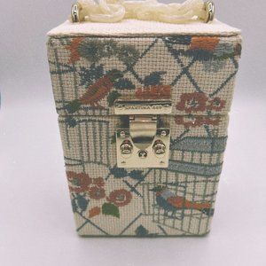 Spartina 449 Like New Spring Handbag with Crossbody Chain